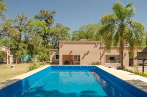 Casa de vacaciones con piscina y espacio recreativo
